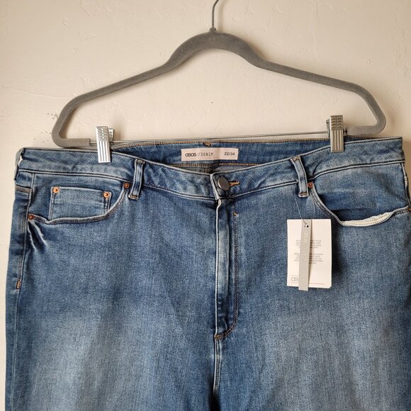 Asos Light Wash Straight Leg Plus Size Jeans - Picture 2 of 8